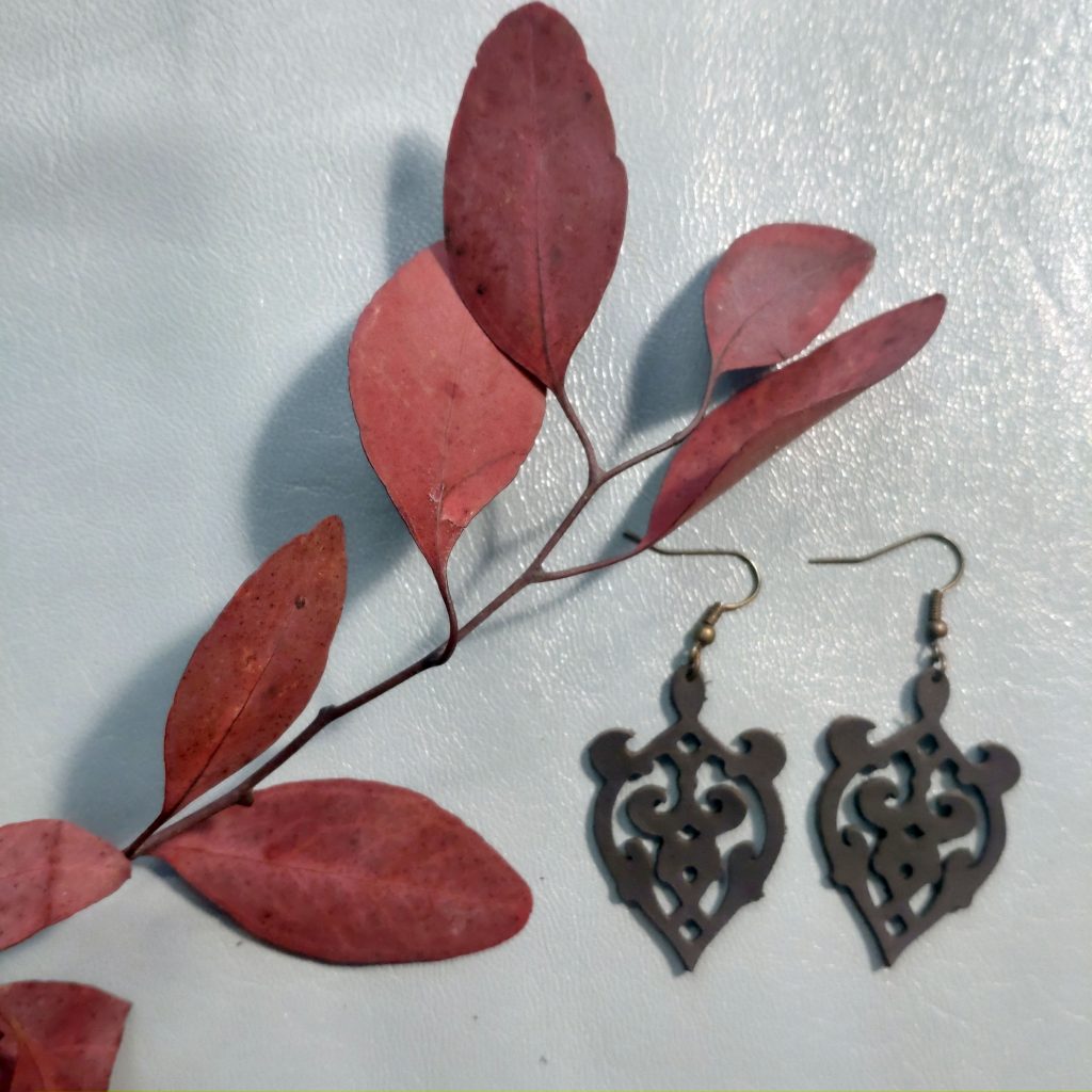 boucles d'oreille dur à cuir (2)